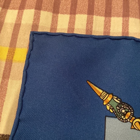 Hermes Rare color La Ronde des Heures Silk Scarf - Picture 12 of 15